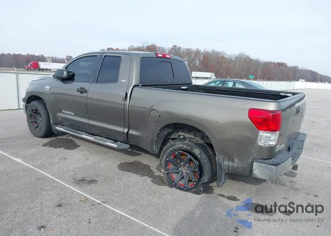 2010 Toyota Tundra Grade 5.7L V8 z USA, uszkodzony, nr VIN 5TFUW5F1XAX110222